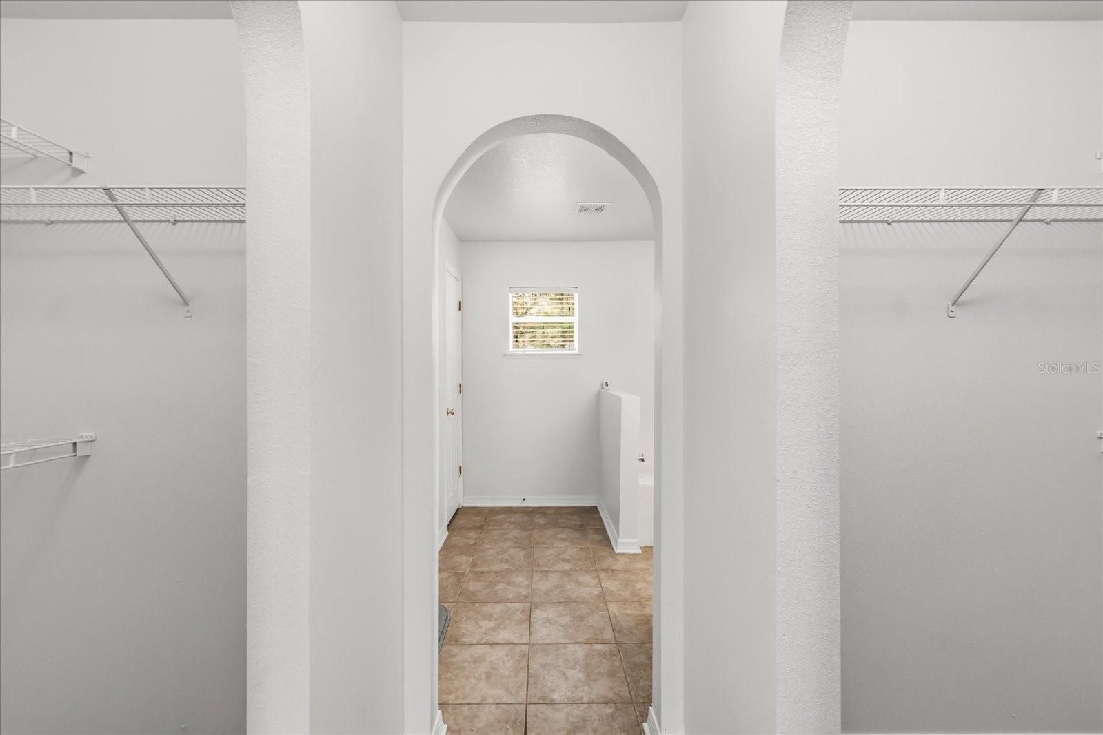 Image 14 of 37 For 1500 Daybreak Drive