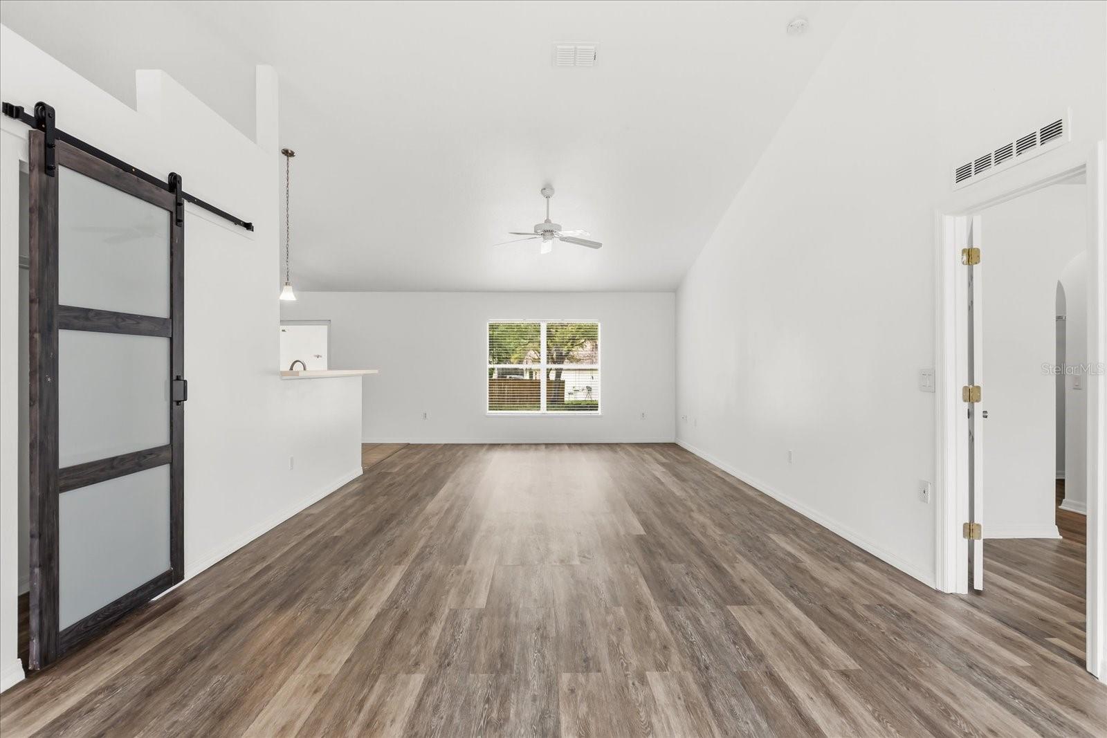 Image 6 of 37 For 1500 Daybreak Drive