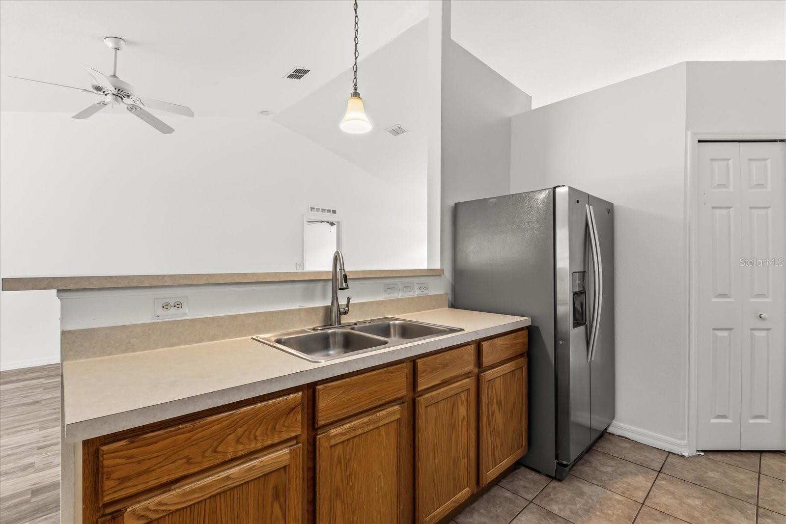 Image 9 of 37 For 1500 Daybreak Drive