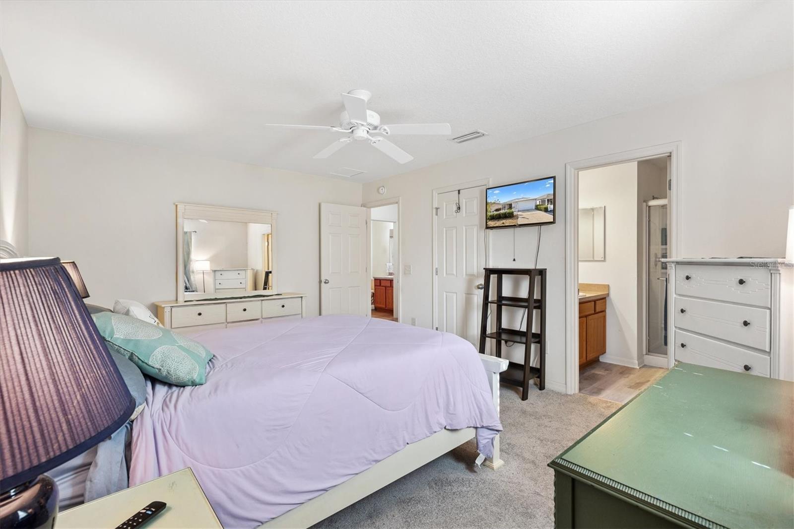 Listing photo id 14 for 2558 Carrington Court