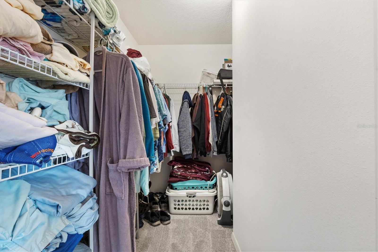 Listing photo id 16 for 2558 Carrington Court