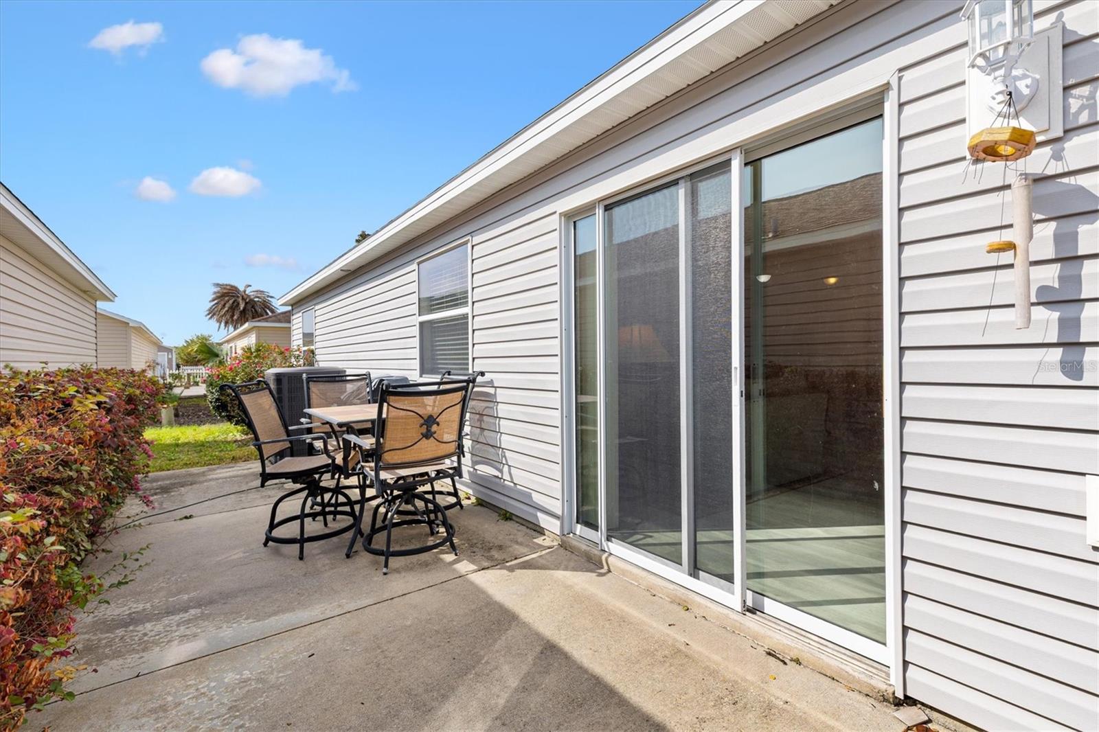 Listing photo id 20 for 2558 Carrington Court