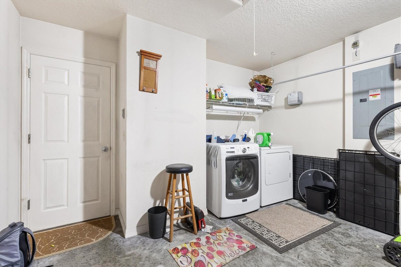 Listing photo id 22 for 2558 Carrington Court