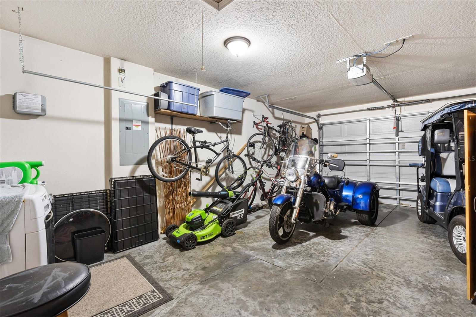 Listing photo id 23 for 2558 Carrington Court