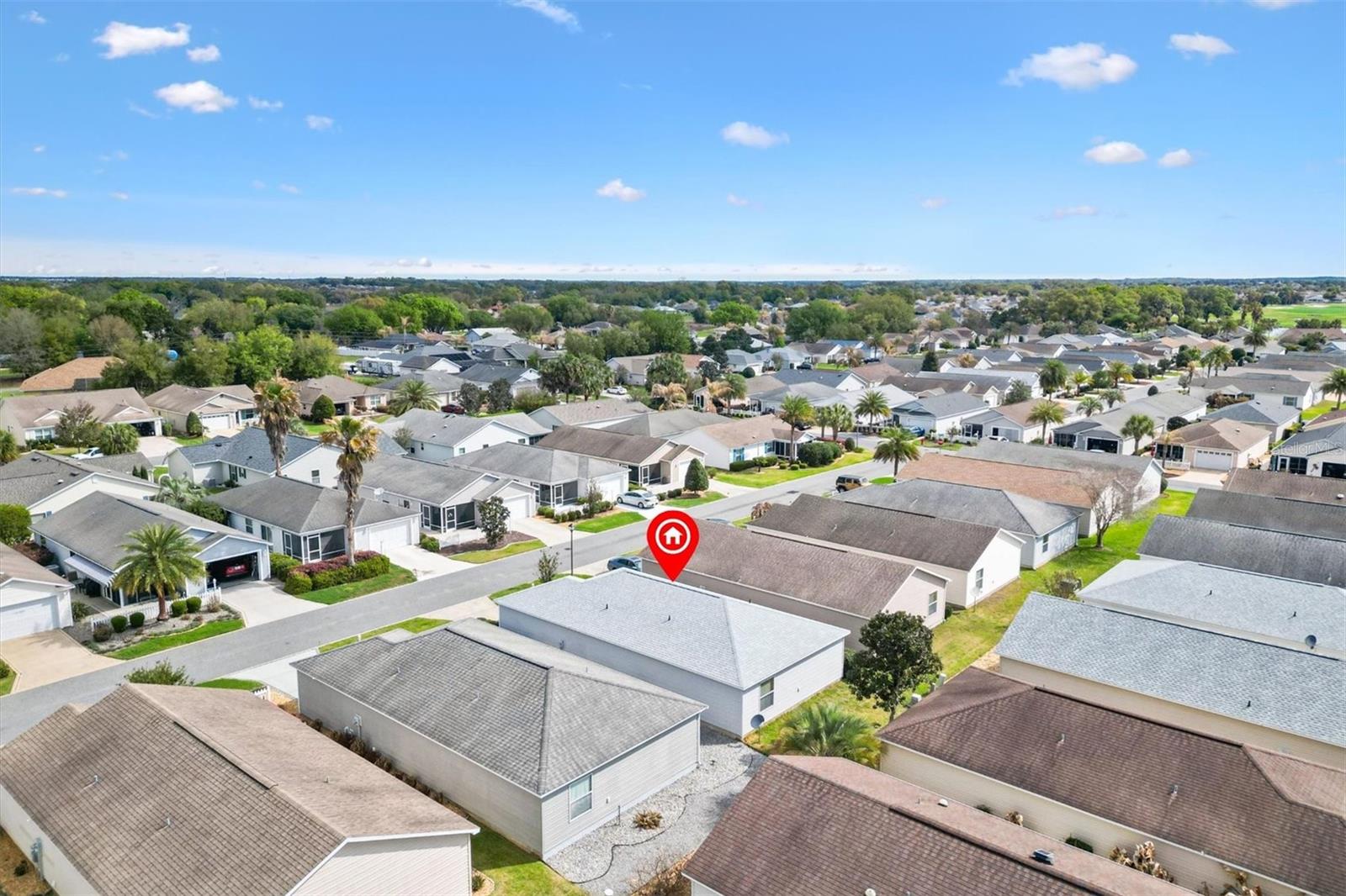 Listing photo id 31 for 2558 Carrington Court