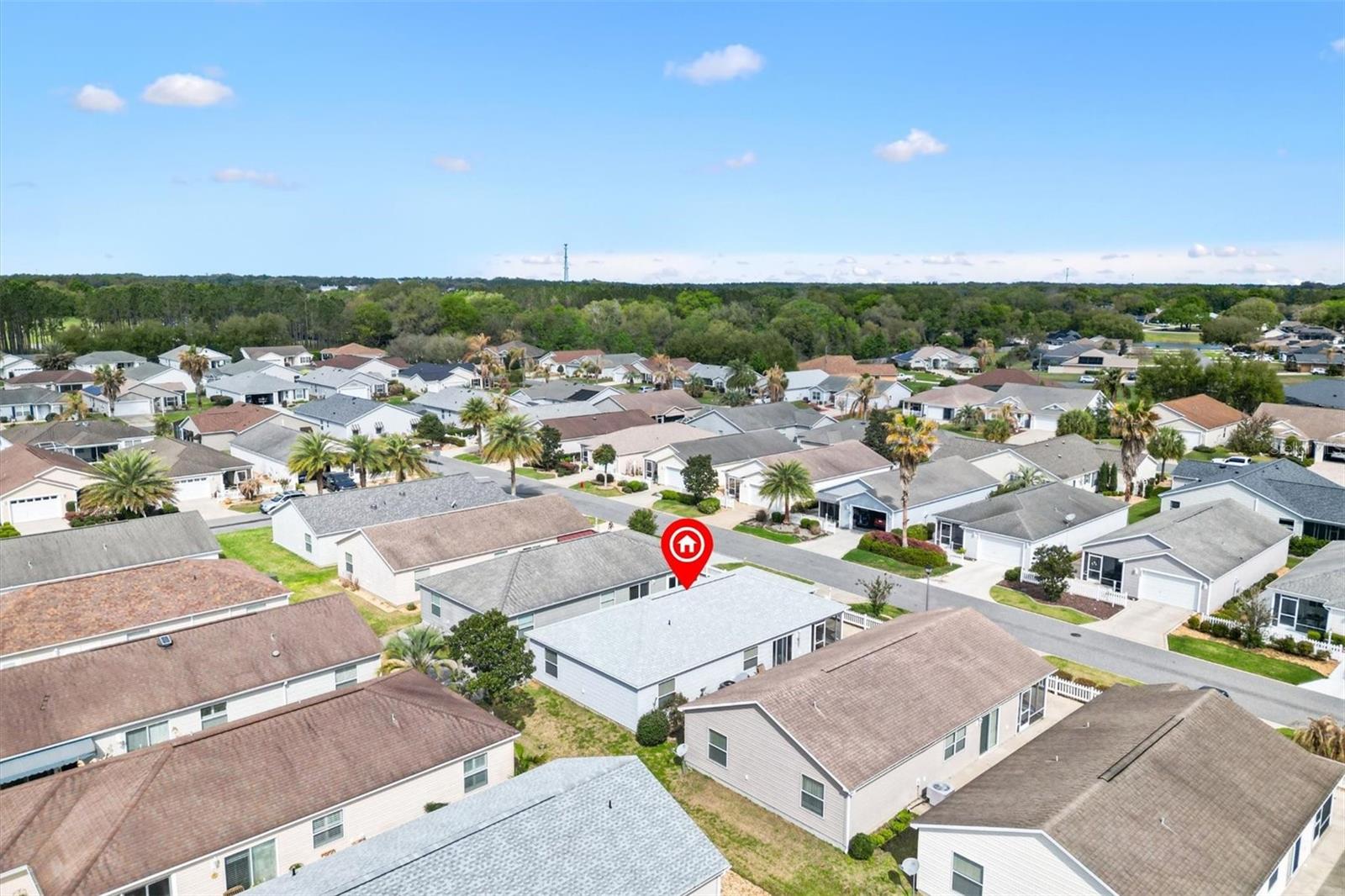 Listing photo id 32 for 2558 Carrington Court