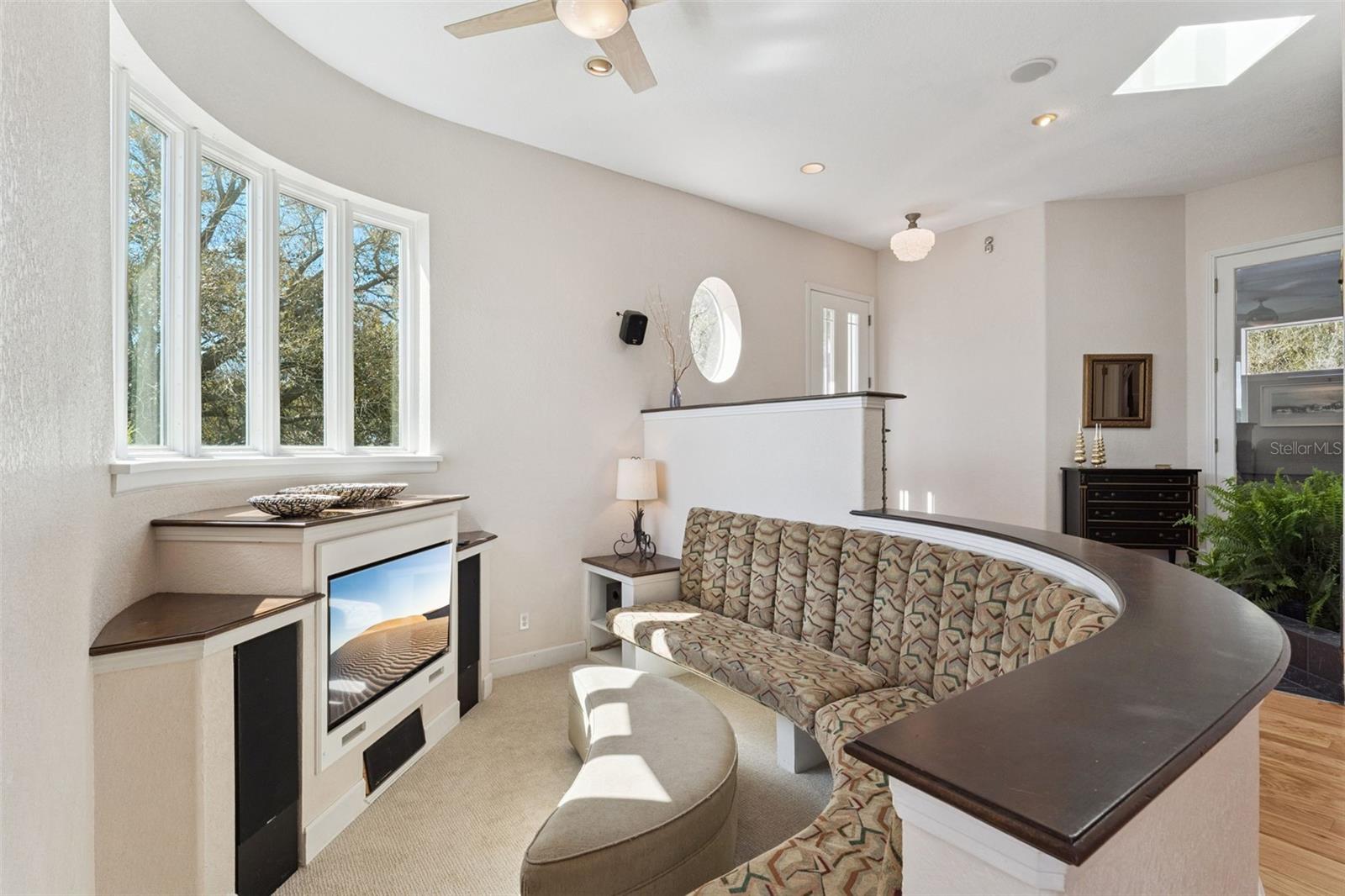 Image 10 of 73 For 190 Crystal Lake Drive