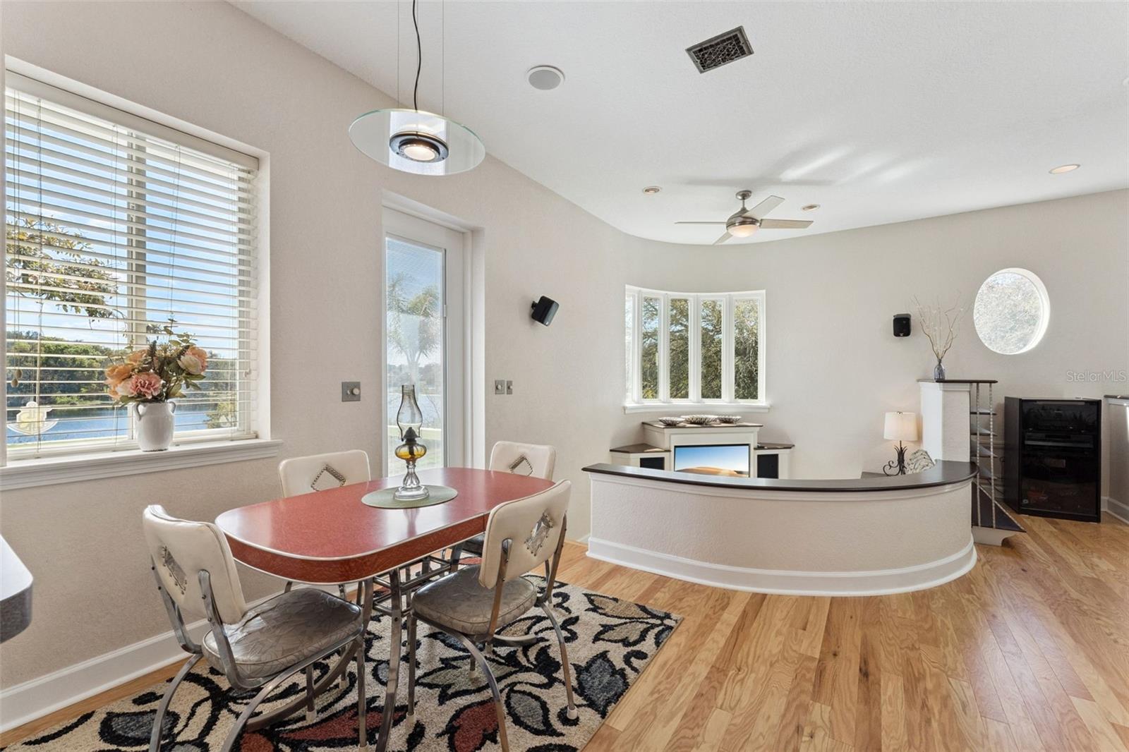 Image 14 of 73 For 190 Crystal Lake Drive