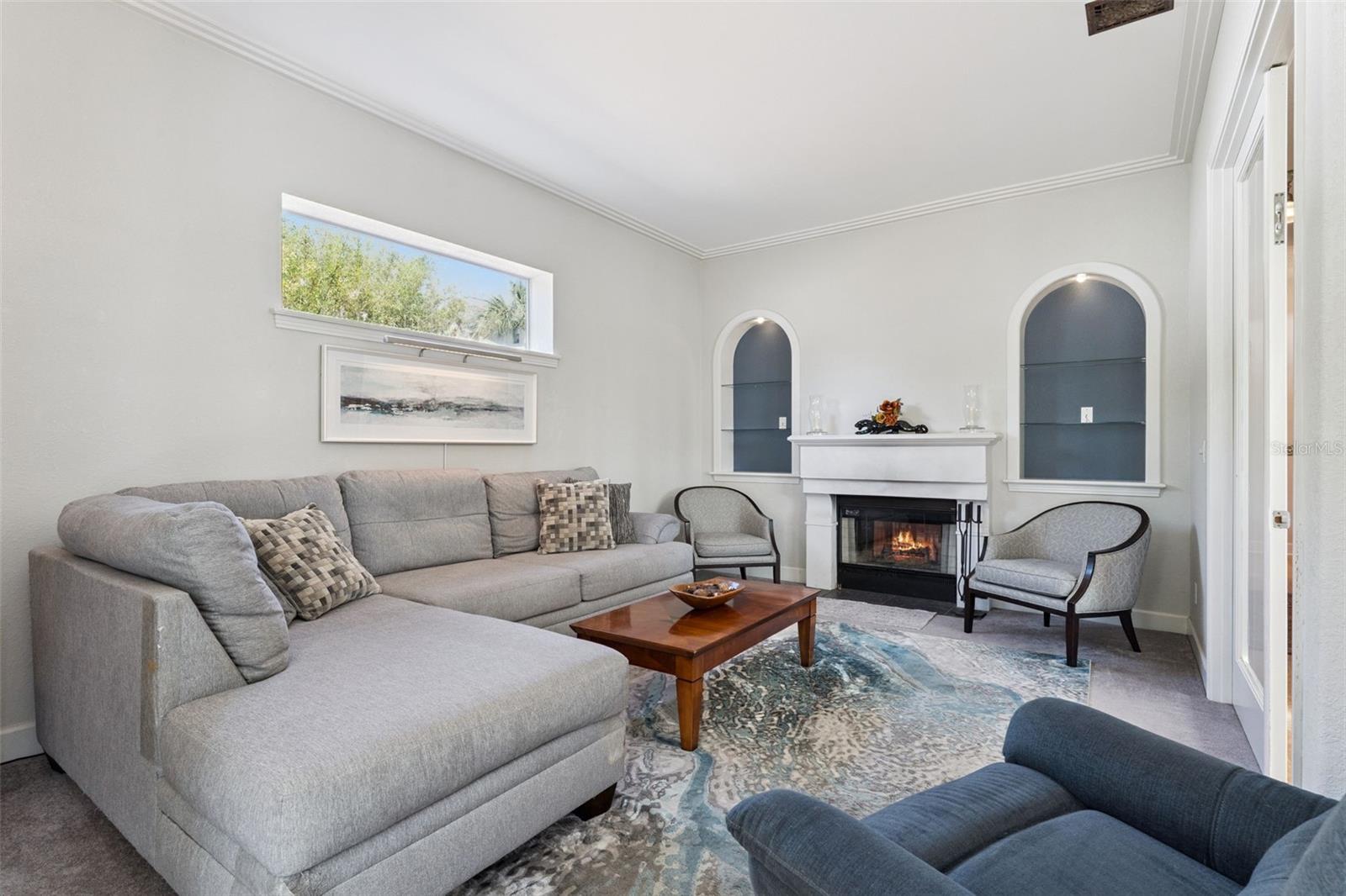 Image 15 of 73 For 190 Crystal Lake Drive