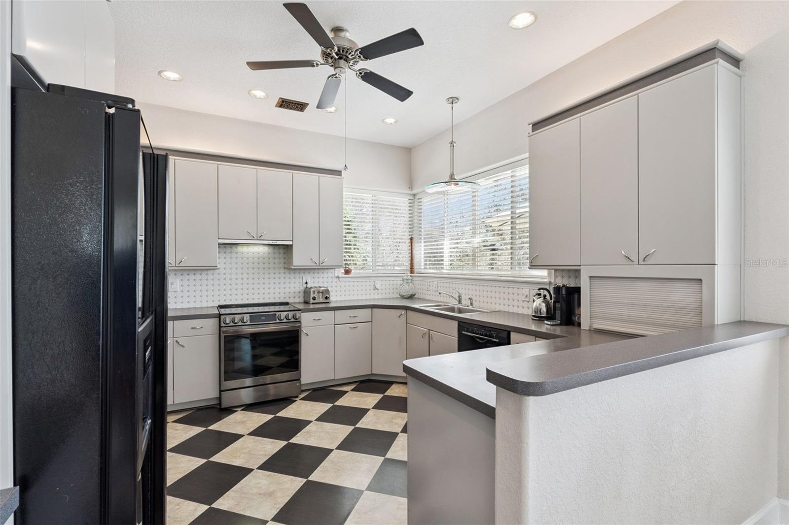 Image 21 of 73 For 190 Crystal Lake Drive