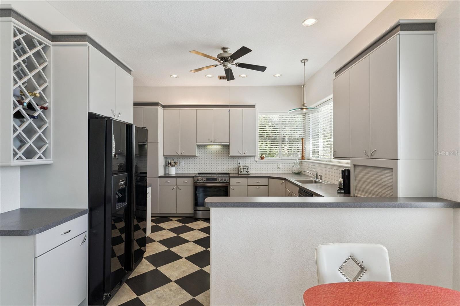 Image 22 of 73 For 190 Crystal Lake Drive