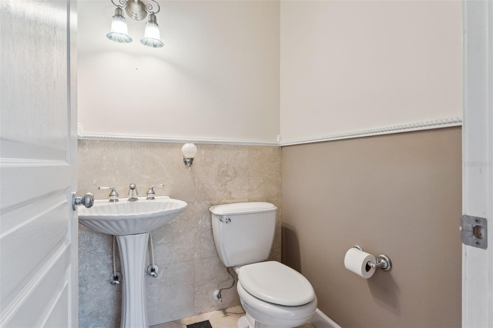 Image 26 of 73 For 190 Crystal Lake Drive