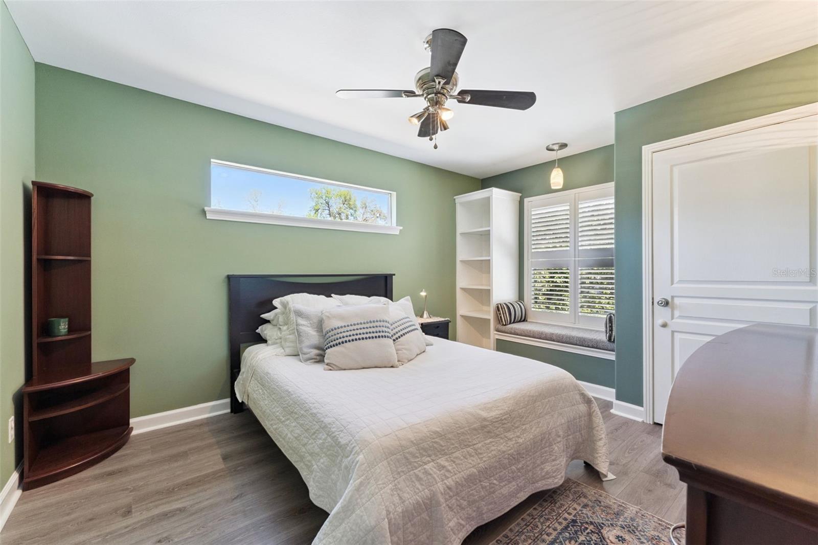 Image 32 of 73 For 190 Crystal Lake Drive