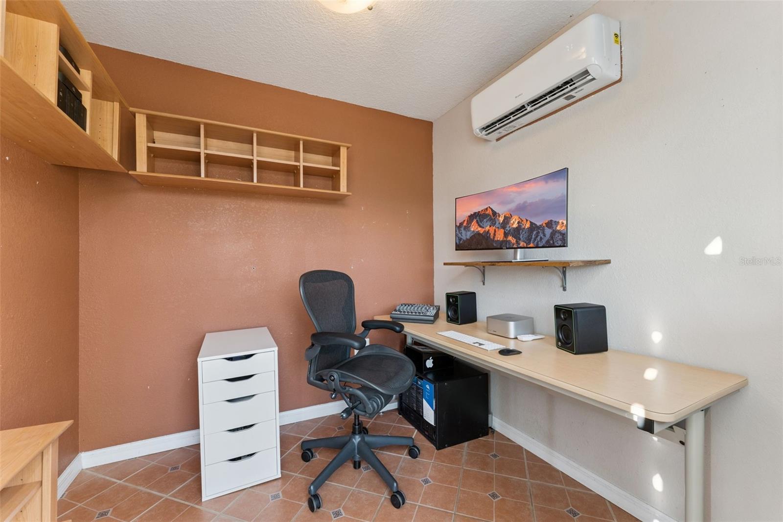 Image 44 of 73 For 190 Crystal Lake Drive