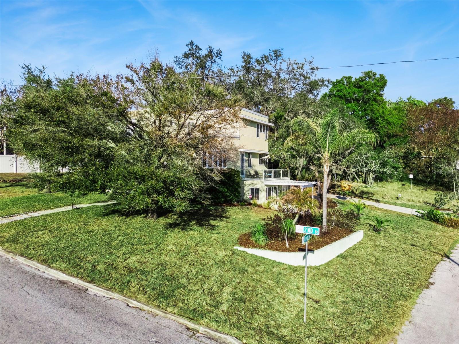 Image 5 of 73 For 190 Crystal Lake Drive