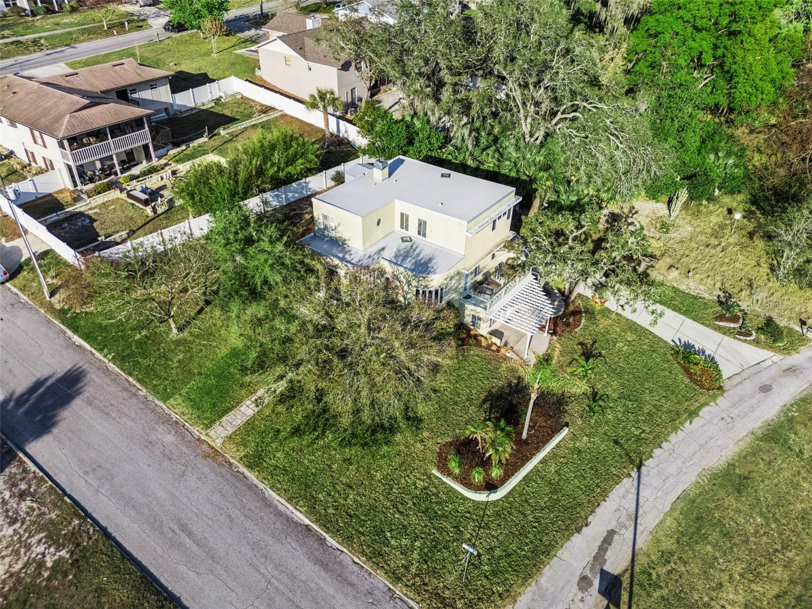 Image 54 of 73 For 190 Crystal Lake Drive