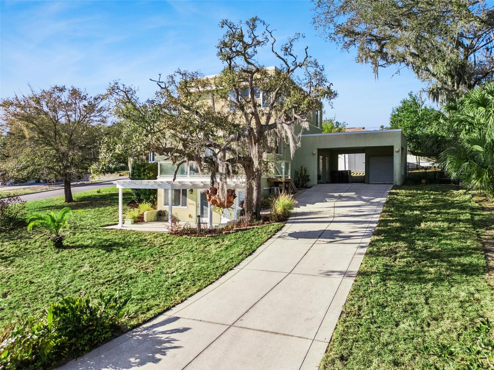 Image 9 of 73 For 190 Crystal Lake Drive