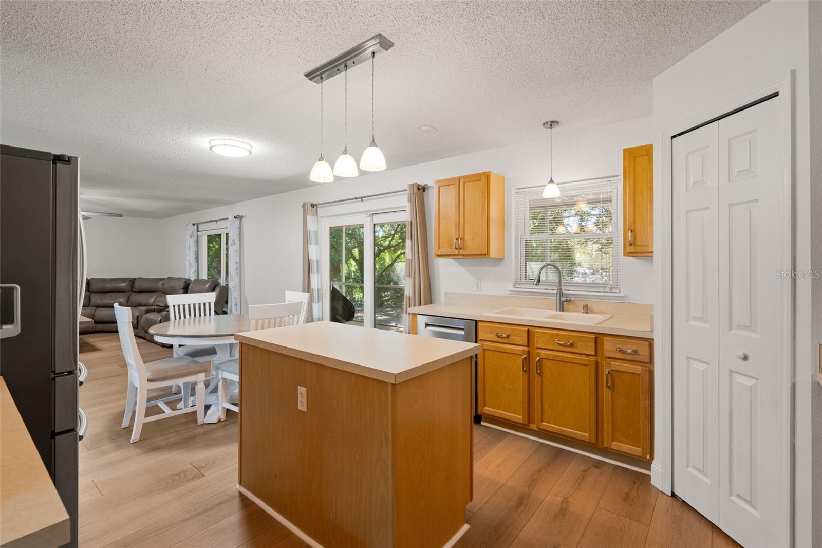 Image 11 of 33 For 1018 Jayhil Drive