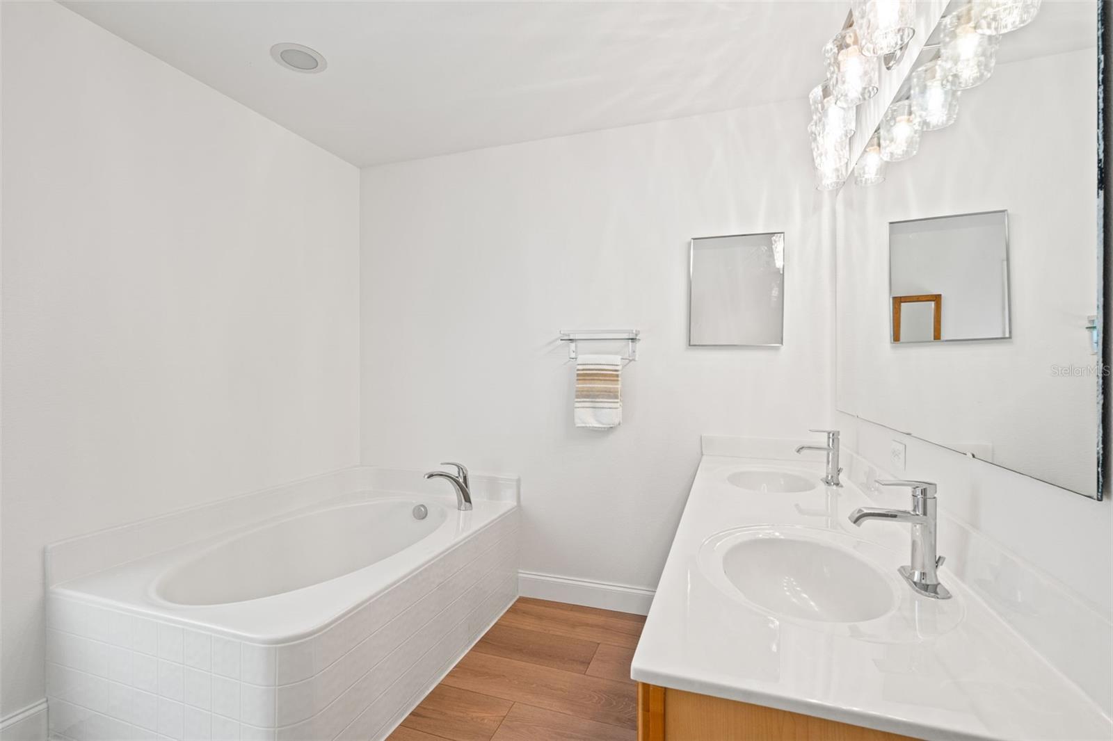 Image 19 of 33 For 1018 Jayhil Drive