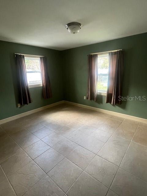 Image 4 of 17 For 1021 Sun Country Court