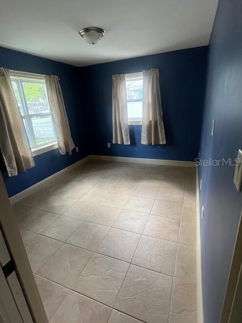 Image 6 of 17 For 1021 Sun Country Court