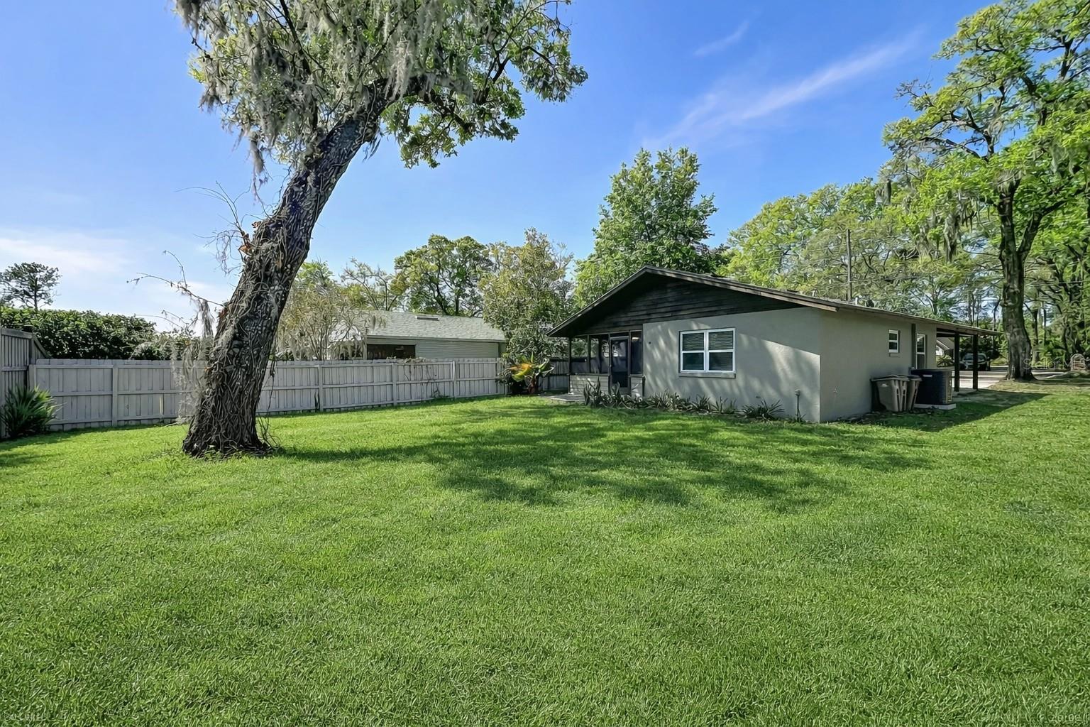 Image 22 of 27 For 30848 Deal Drive