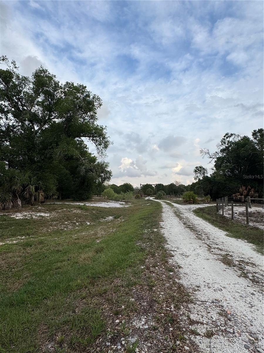 Image 8 of 19 For 10963 Shelfer Avenue