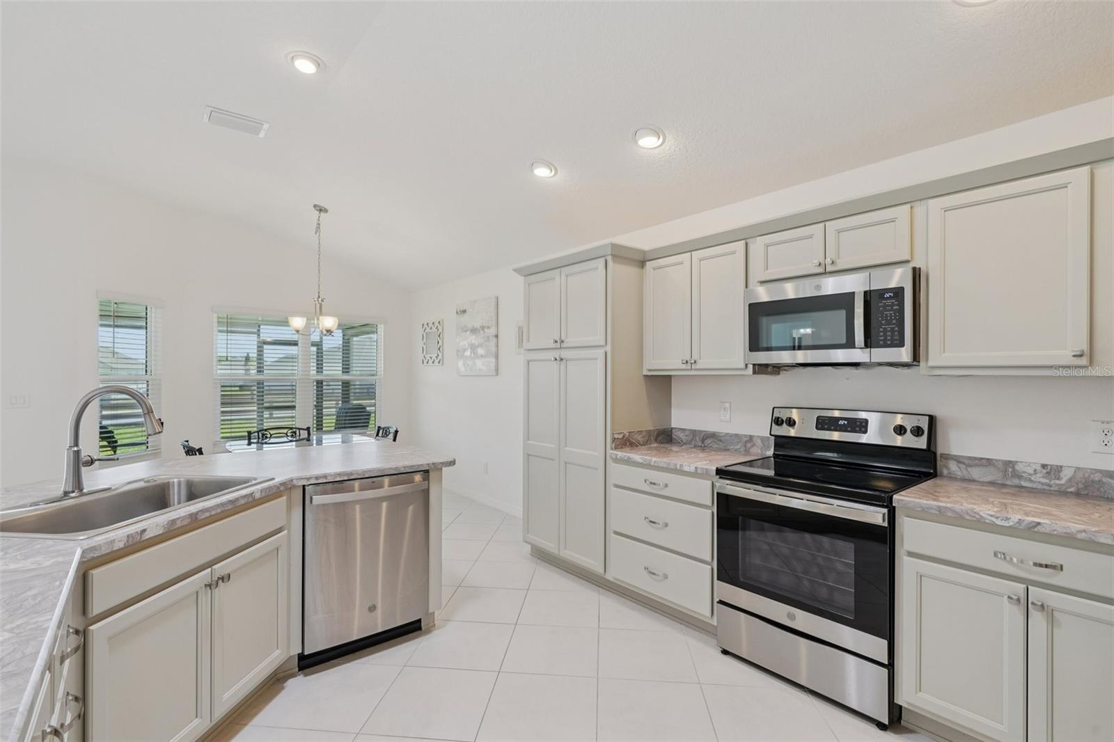 Image 20 of 43 For 3279 Dzuro Drive