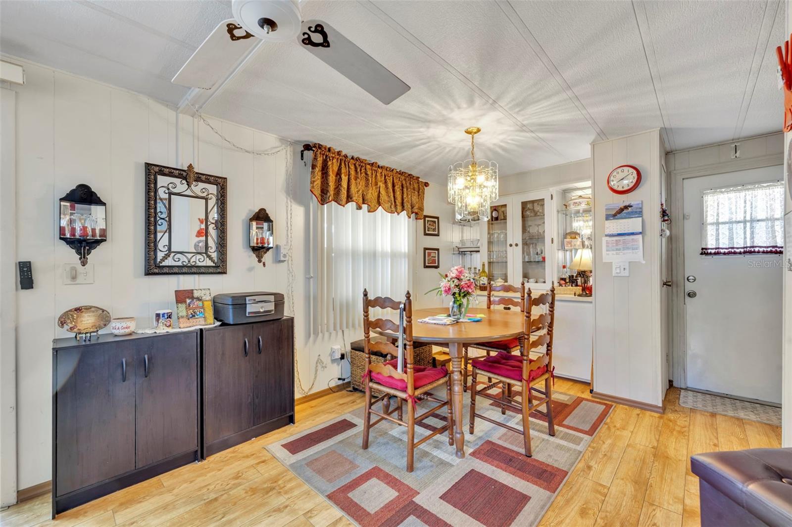 Image 10 of 43 For 223 Paradise S