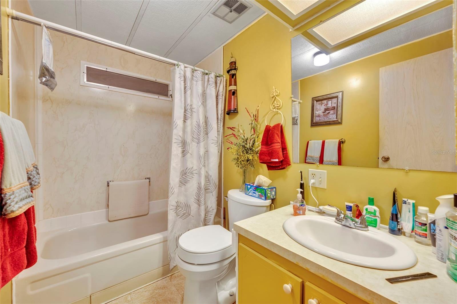 Image 19 of 43 For 223 Paradise S