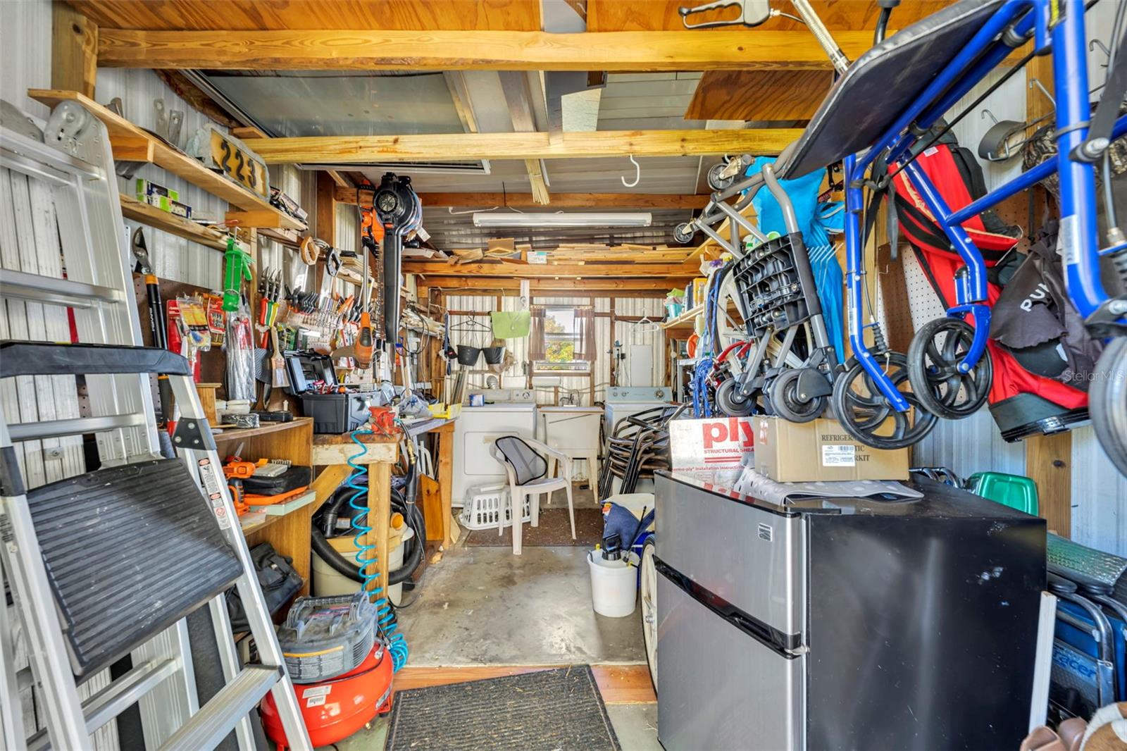 Image 23 of 43 For 223 Paradise S