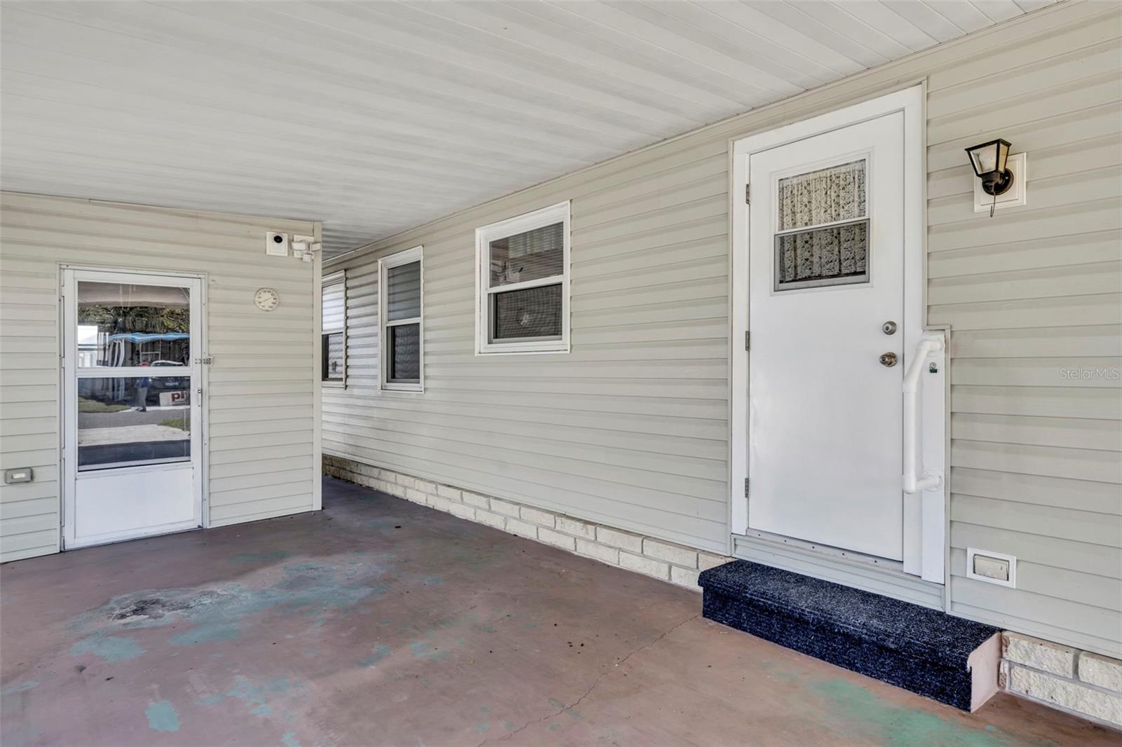 Image 4 of 43 For 223 Paradise S