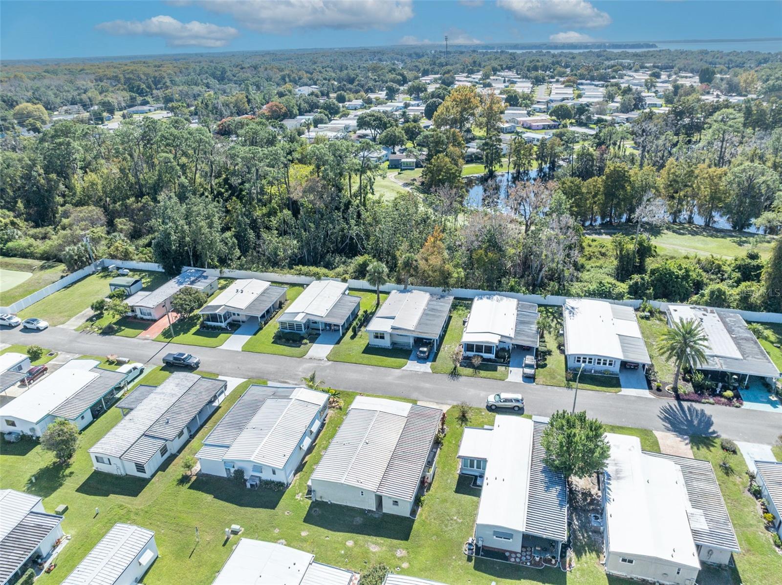 Image 40 of 43 For 223 Paradise S