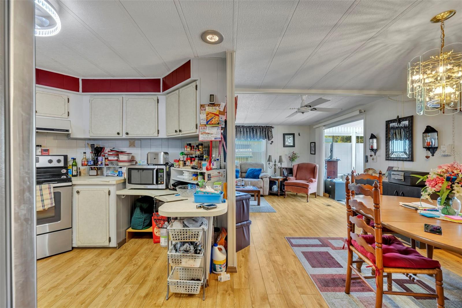 Image 5 of 43 For 223 Paradise S