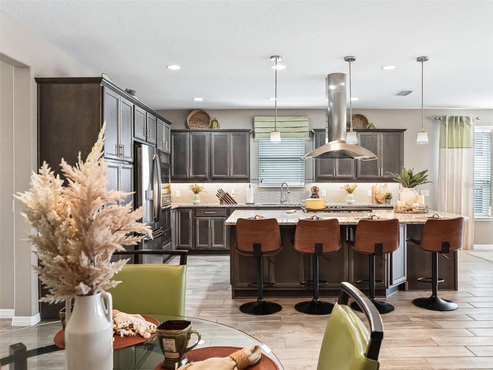 Image 11 of 54 For 5662 40th Loop