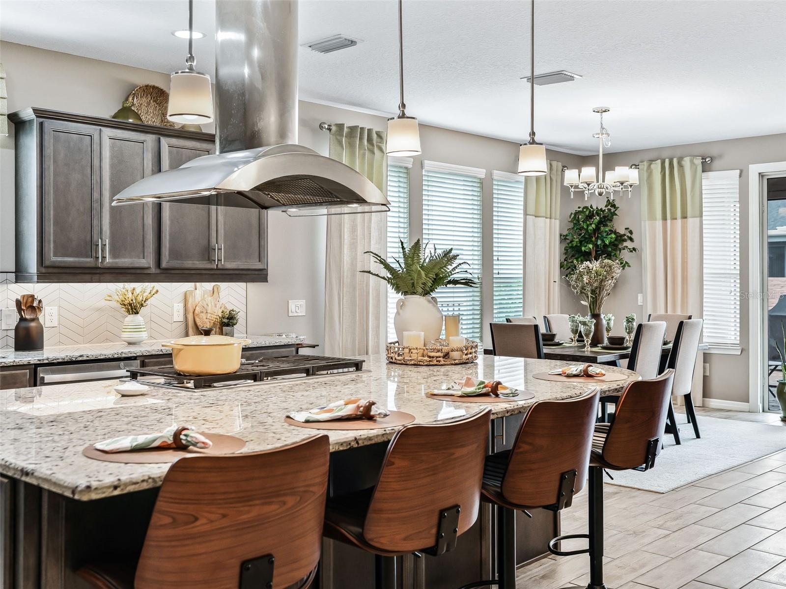 Image 12 of 54 For 5662 40th Loop