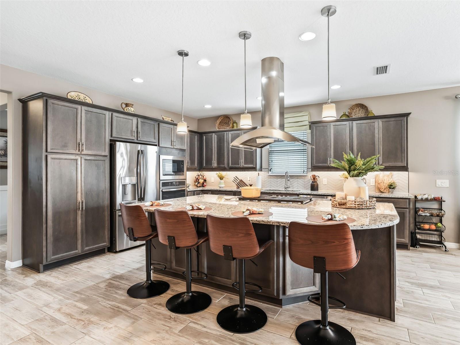 Image 13 of 54 For 5662 40th Loop