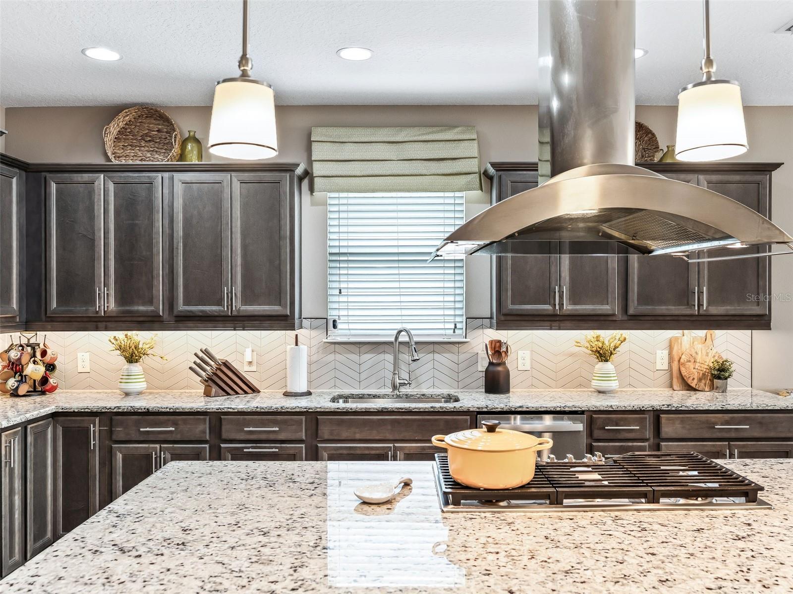 Image 14 of 54 For 5662 40th Loop