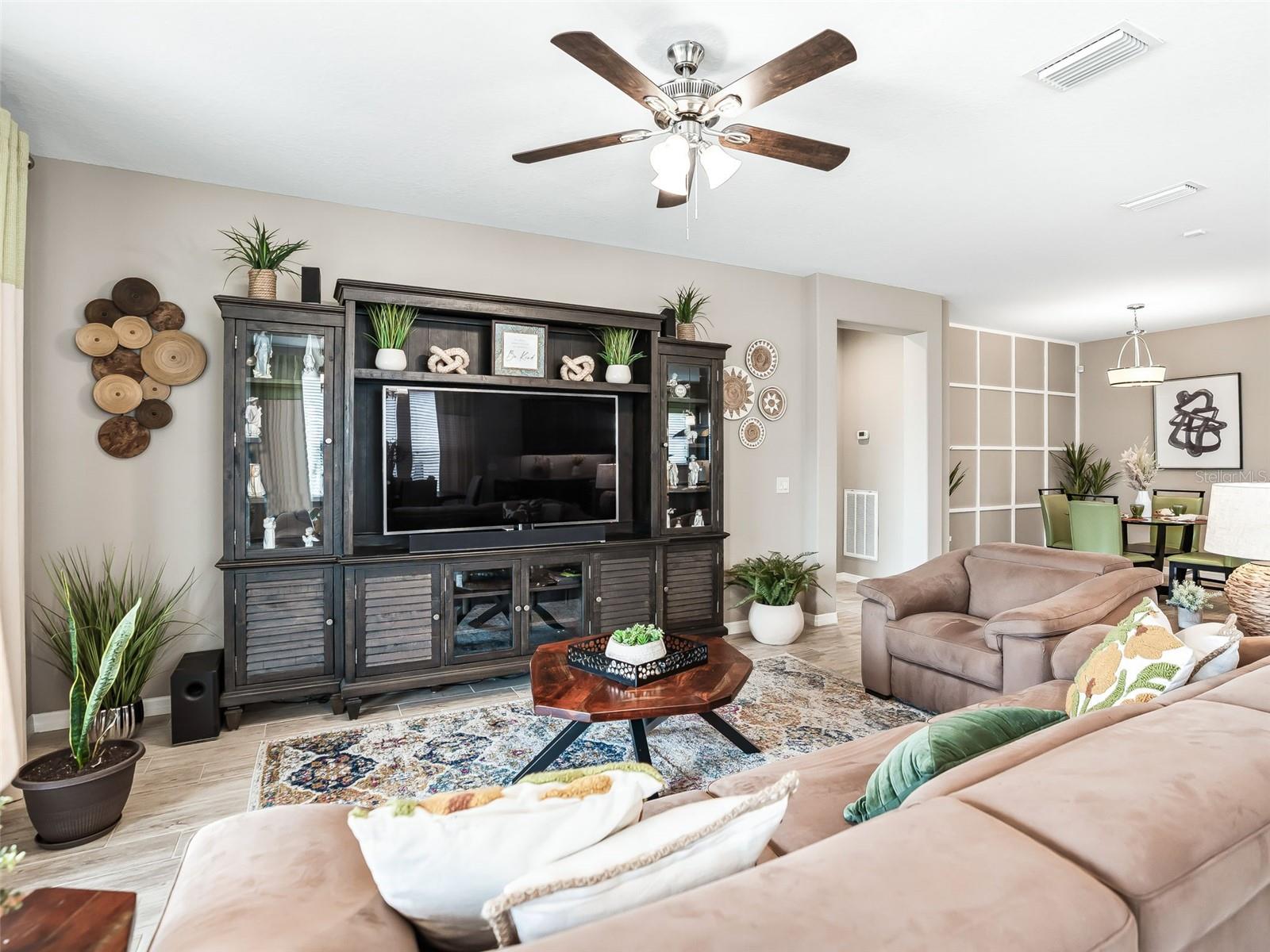 Image 21 of 54 For 5662 40th Loop