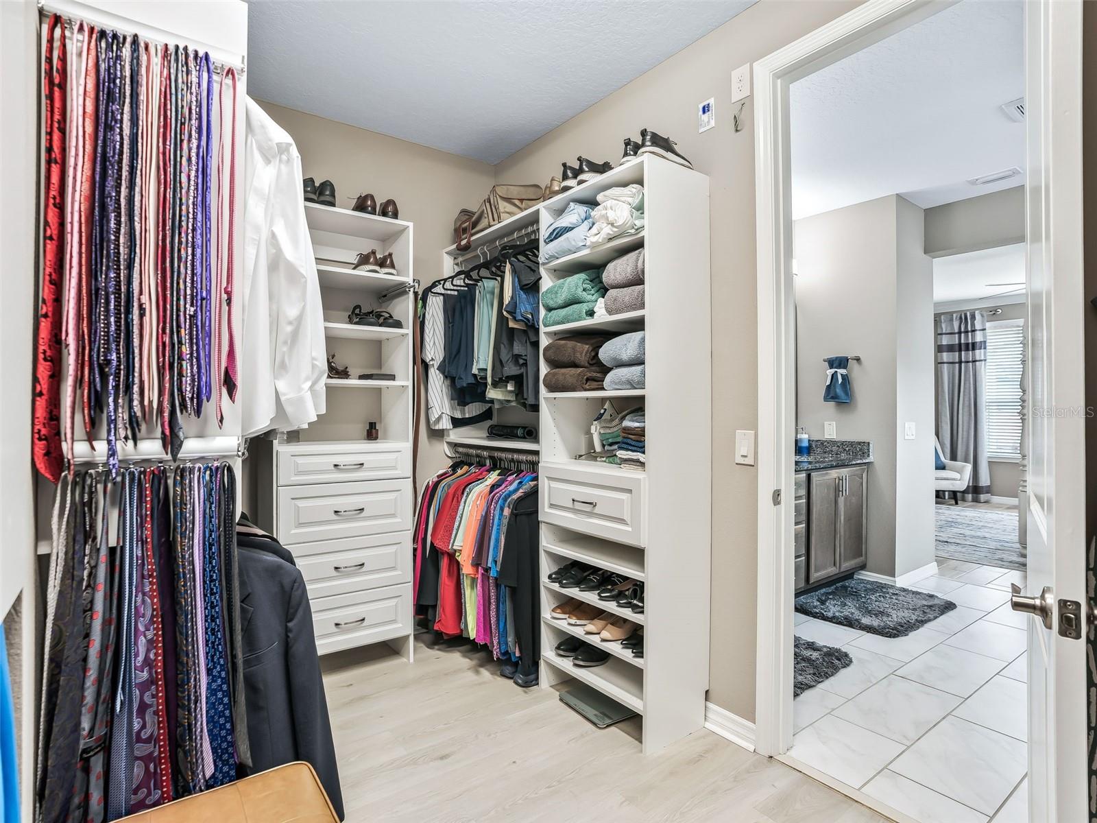 Image 32 of 54 For 5662 40th Loop