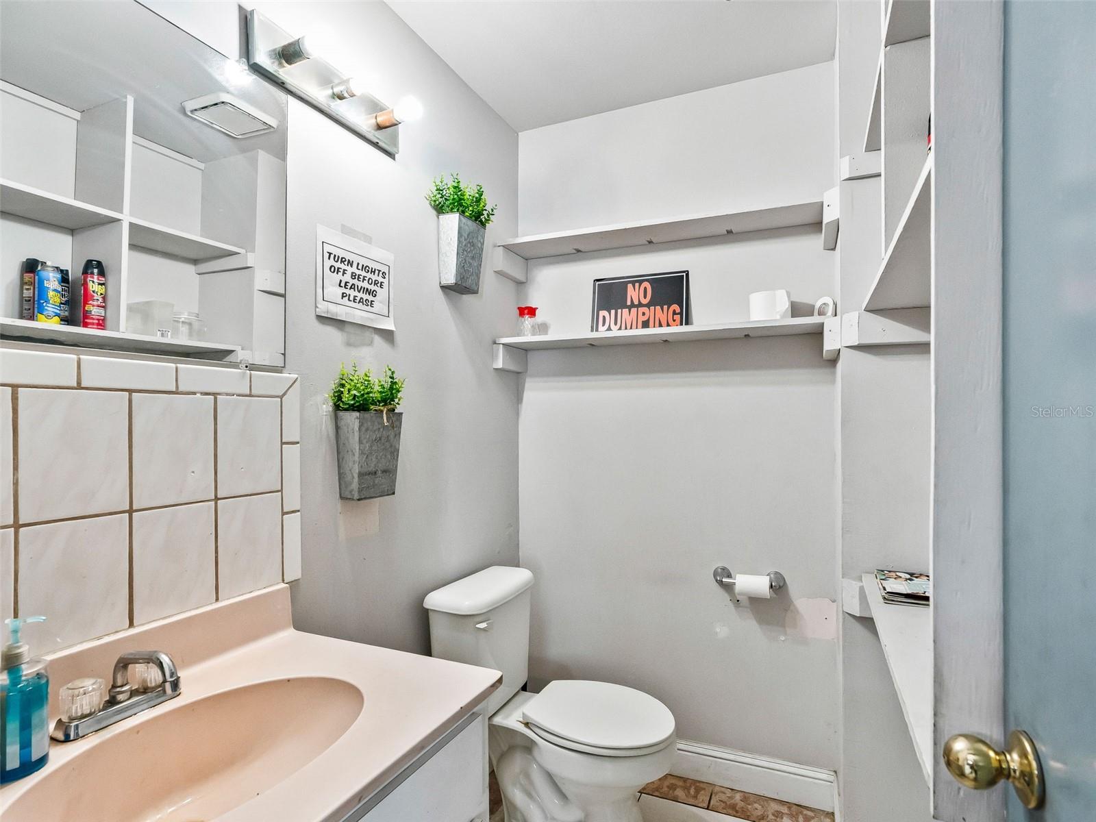 Image 32 of 45 For 9594 Maricamp Road