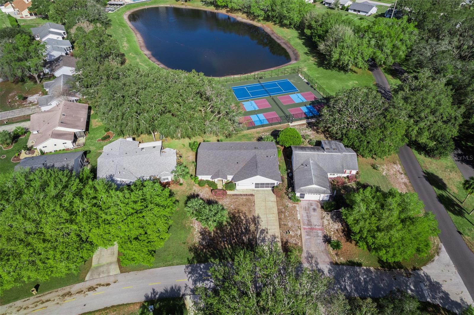 Image 40 of 41 For 828 Dundee Circle