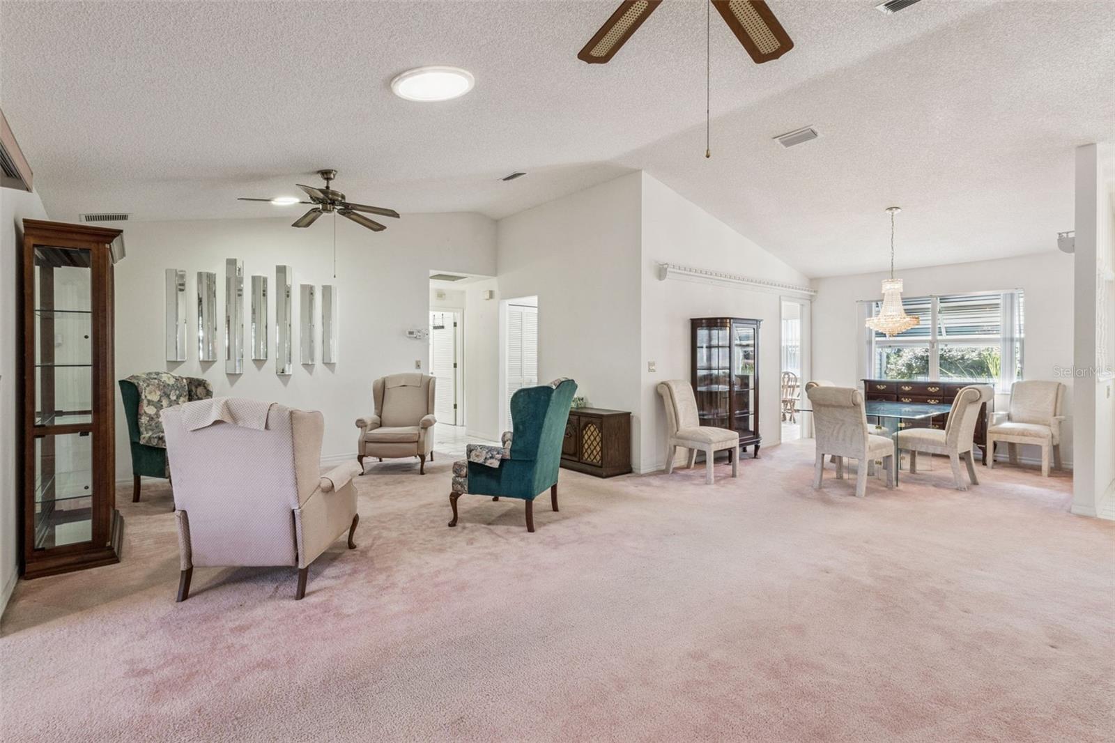 Image 5 of 41 For 828 Dundee Circle