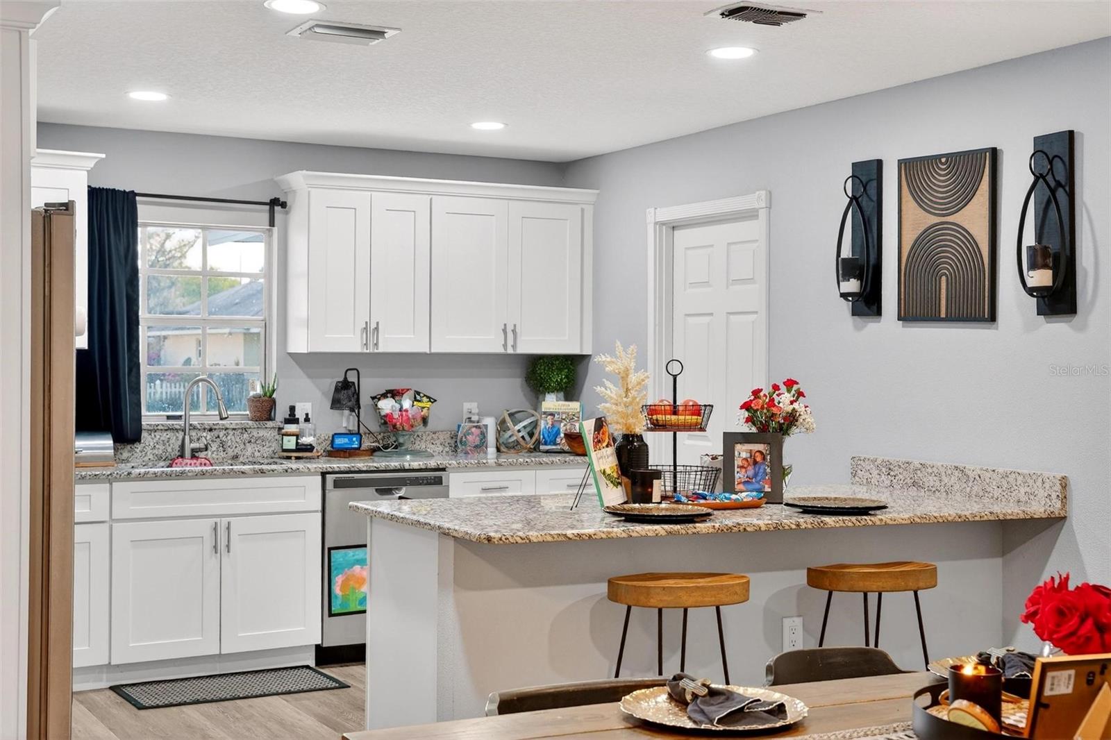 Image 14 of 71 For 106 Portland Street