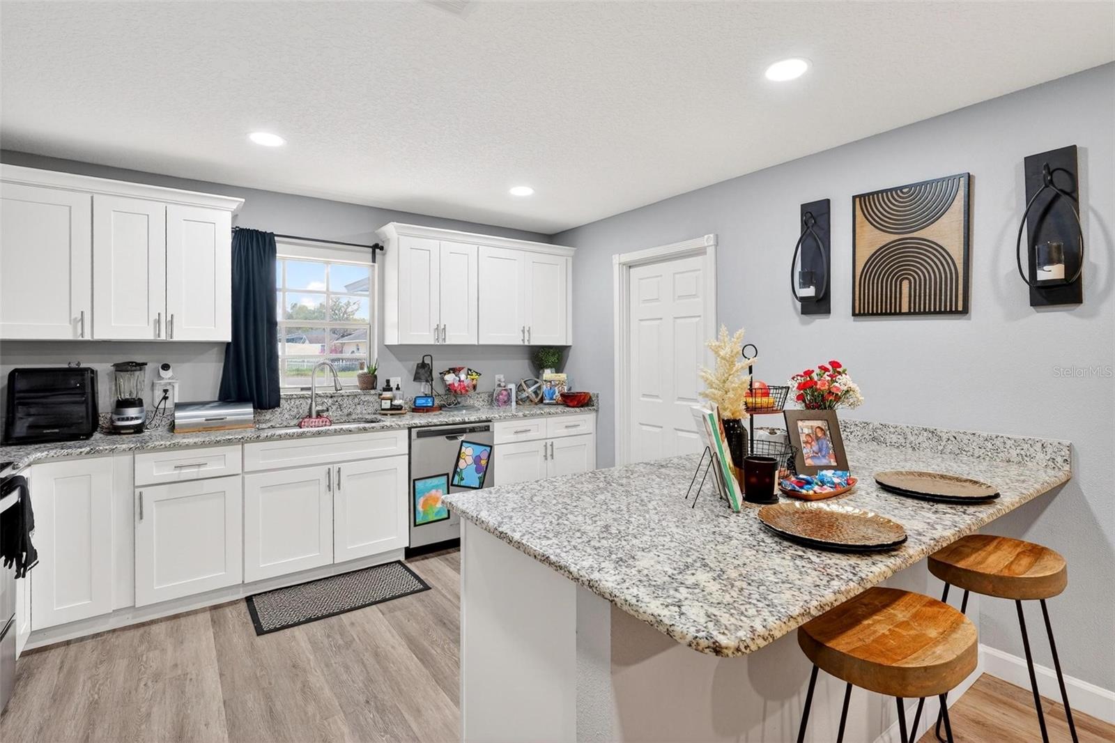 Image 25 of 71 For 106 Portland Street