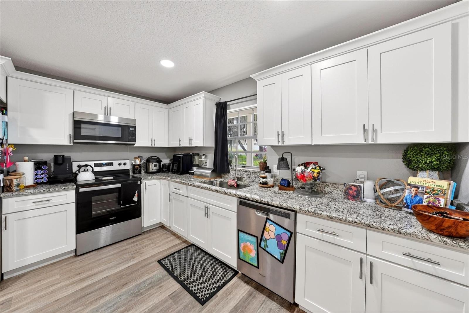 Image 26 of 71 For 106 Portland Street