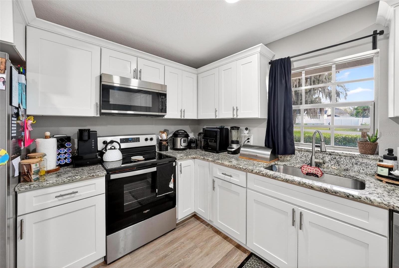 Image 27 of 71 For 106 Portland Street