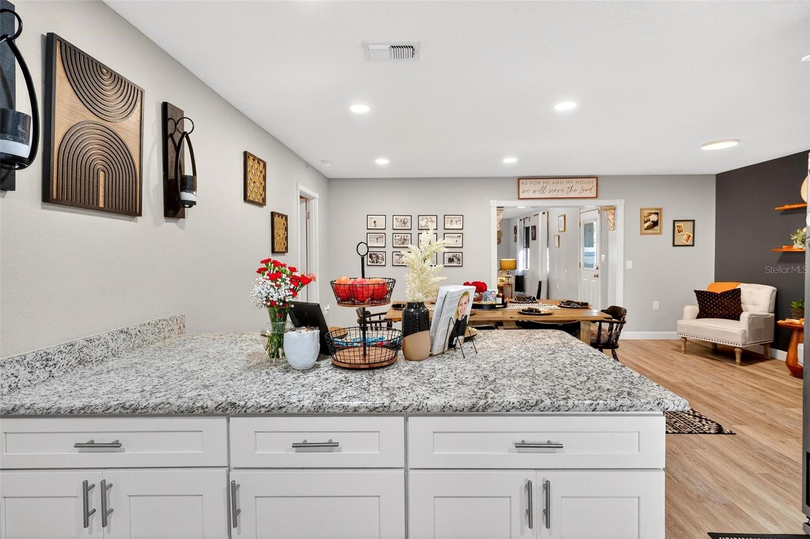 Image 29 of 71 For 106 Portland Street