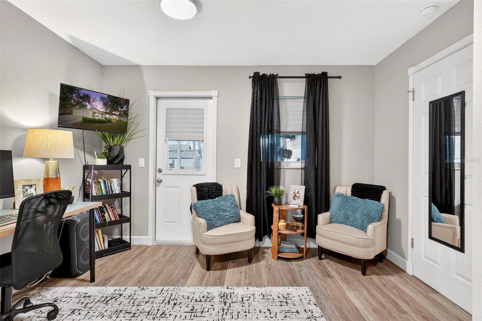 Image 42 of 71 For 106 Portland Street