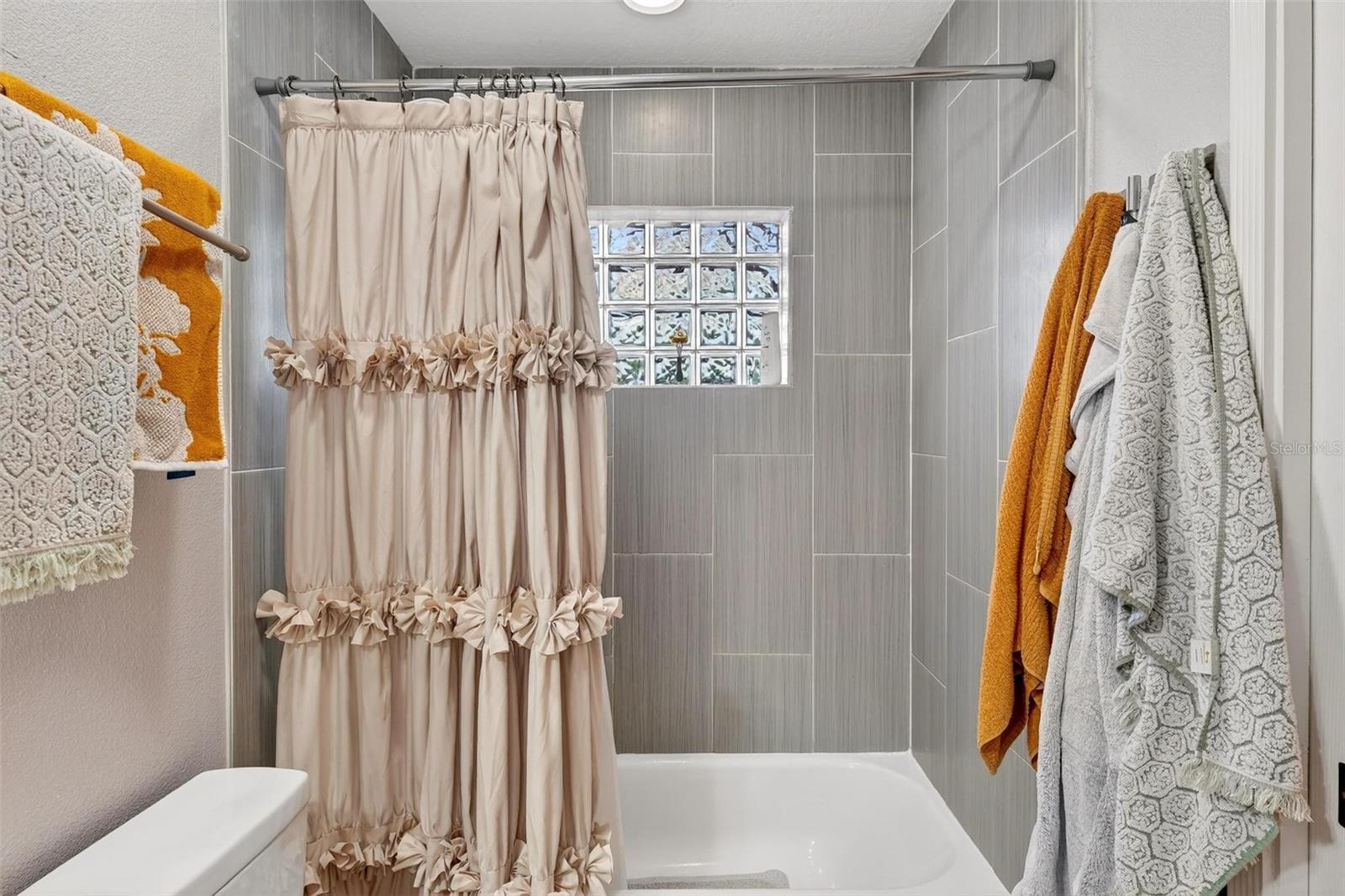 Image 51 of 71 For 106 Portland Street